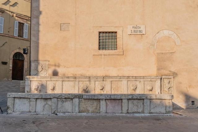 Bed and Breakfast Domus Fonte Dei Leoni Assisi Exterior foto